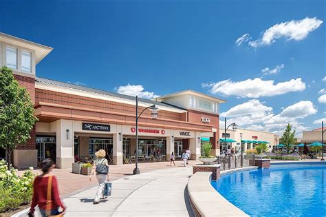aurora outlet mall stores